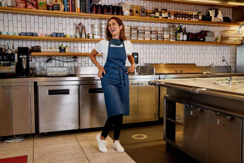 The Surprising Benefits of Wearing an Chef Aprons While Cooking